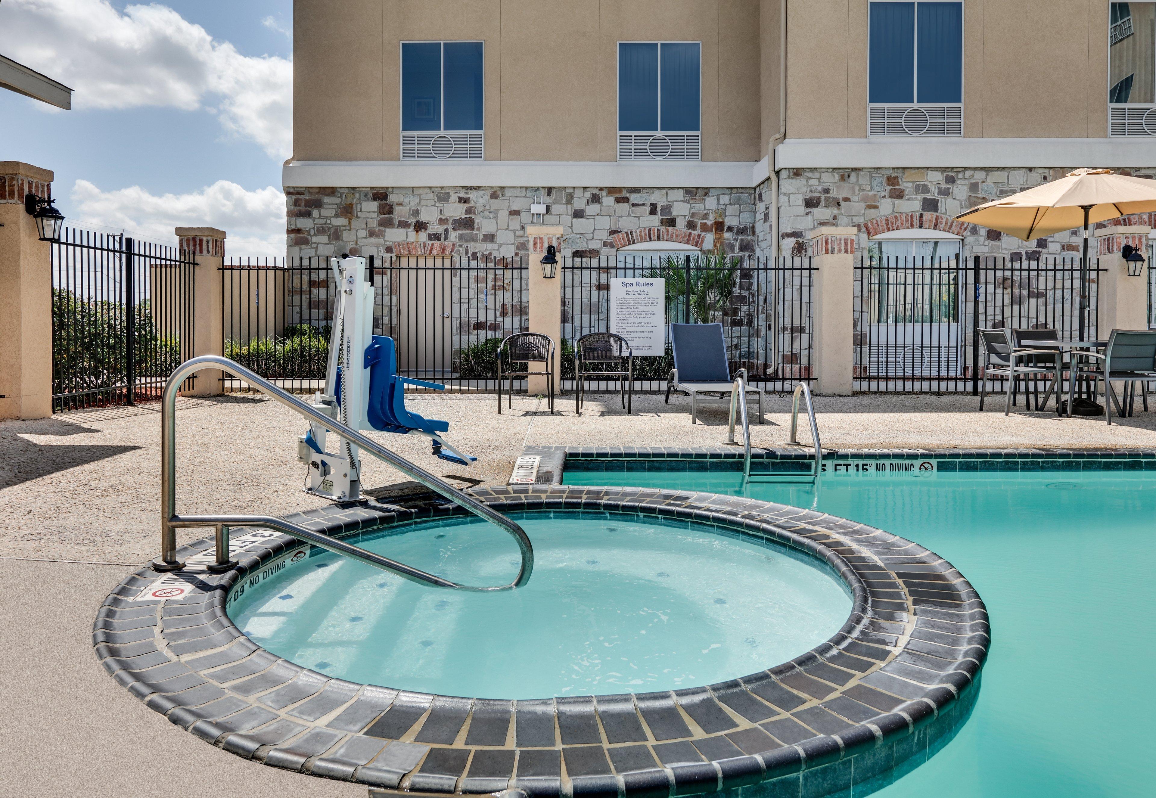 Holiday Inn Express & Suites San Antonio Brooks City Base By Ihg Extérieur photo