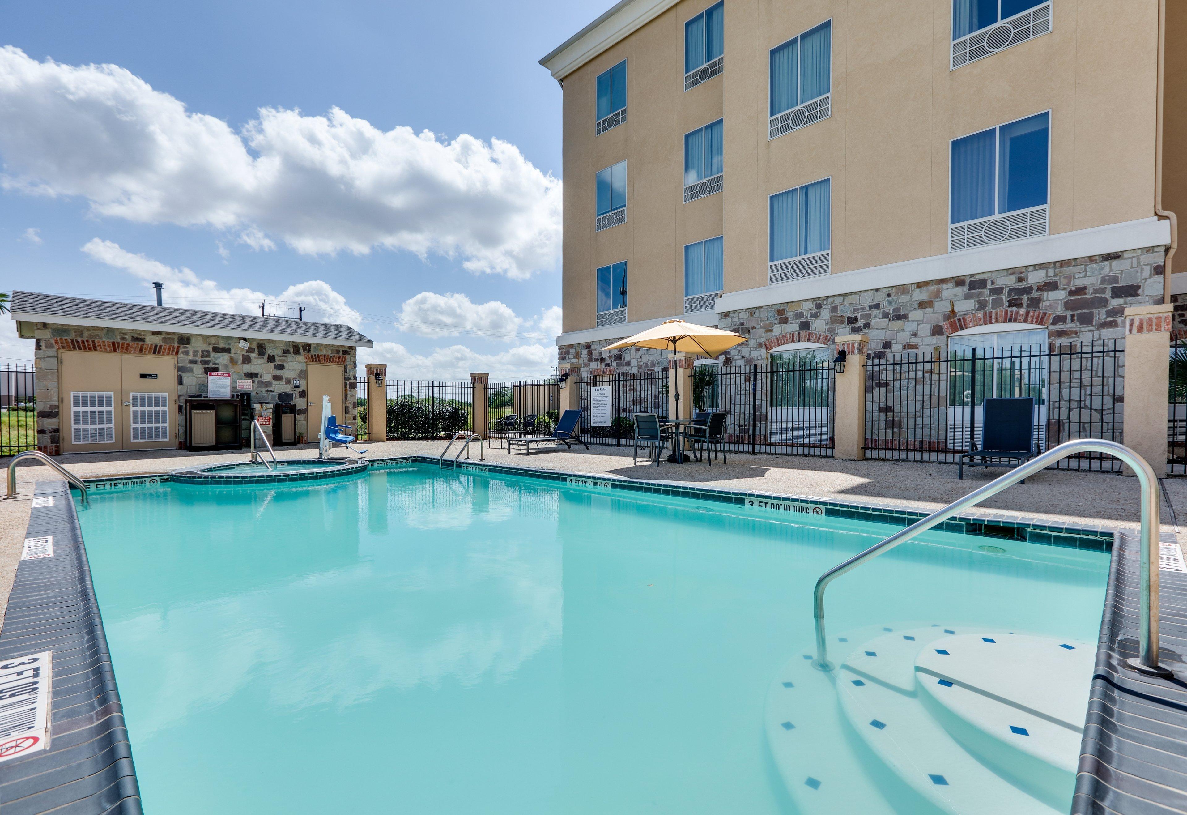 Holiday Inn Express & Suites San Antonio Brooks City Base By Ihg Extérieur photo