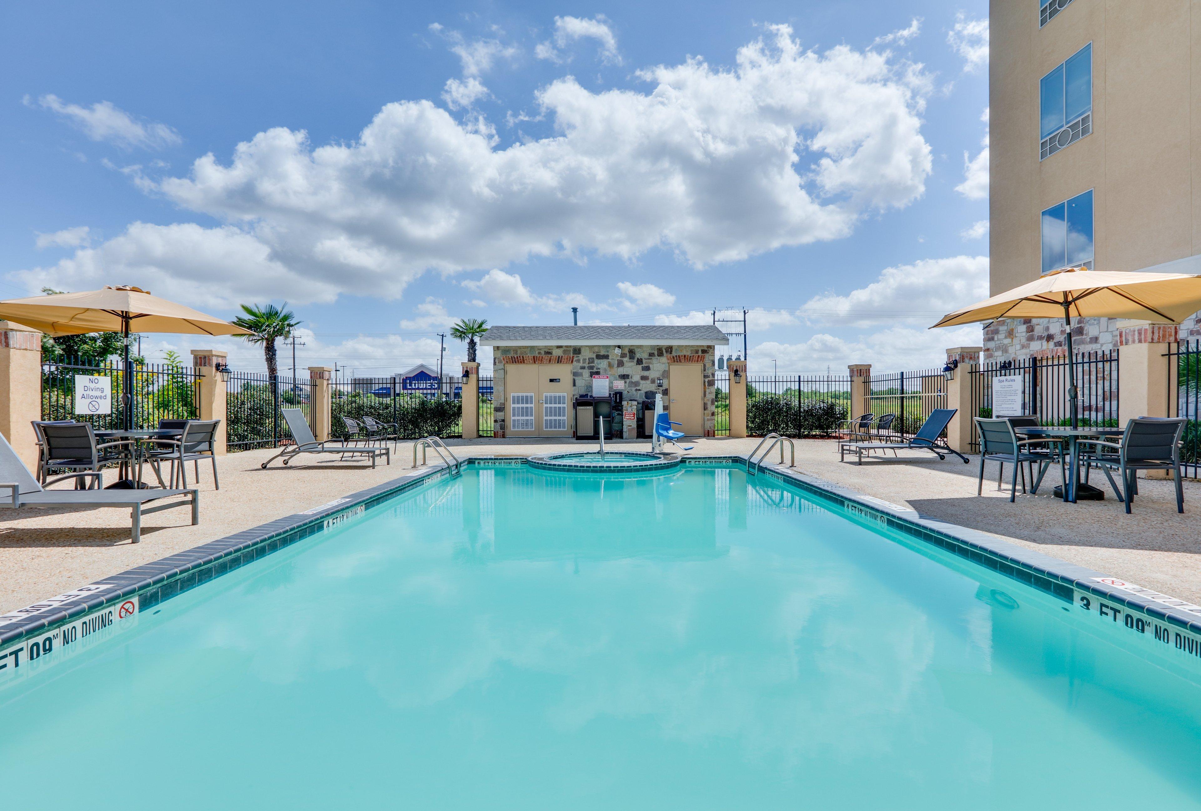 Holiday Inn Express & Suites San Antonio Brooks City Base By Ihg Extérieur photo