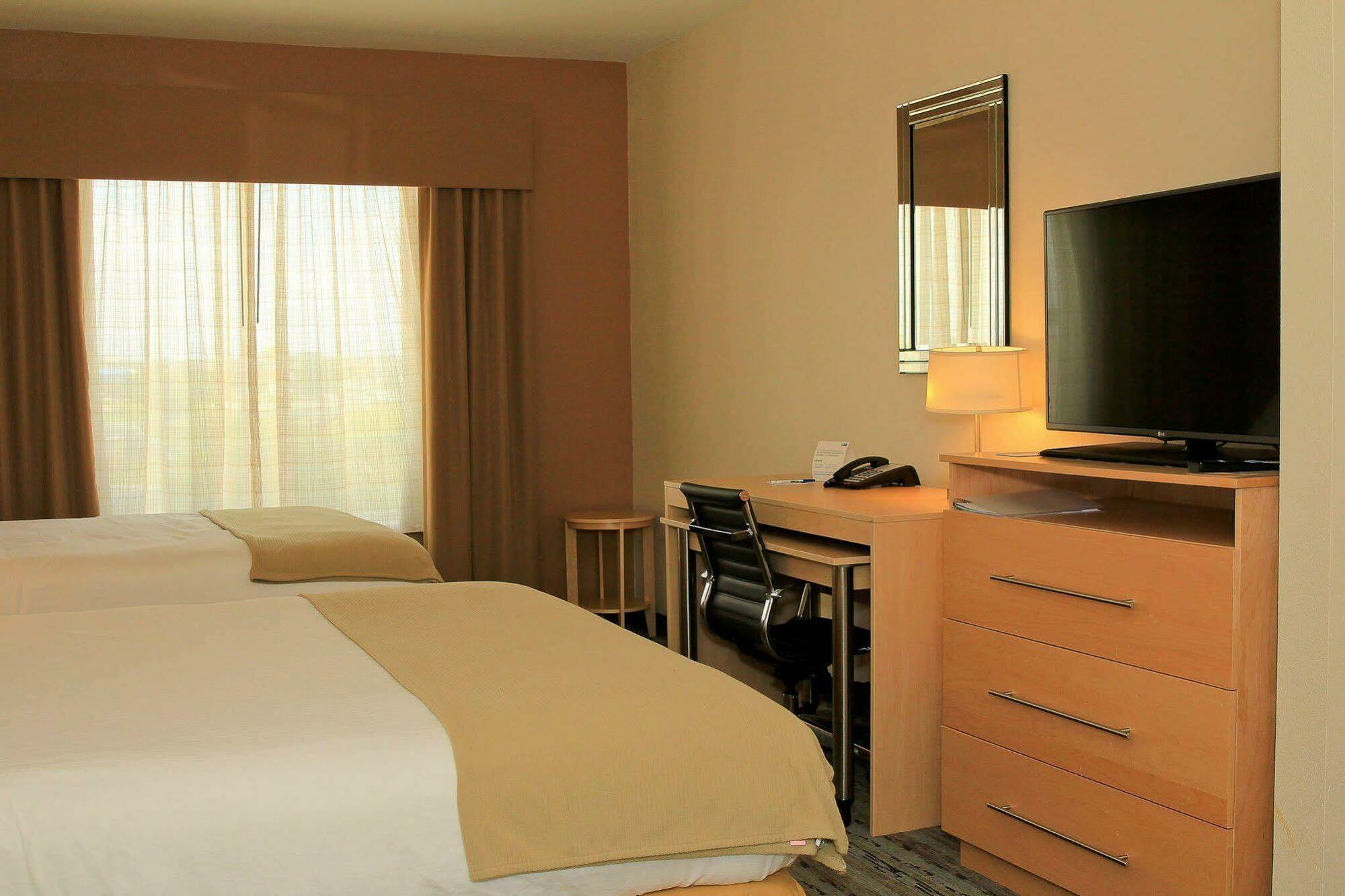 Holiday Inn Express & Suites San Antonio Brooks City Base By Ihg Extérieur photo