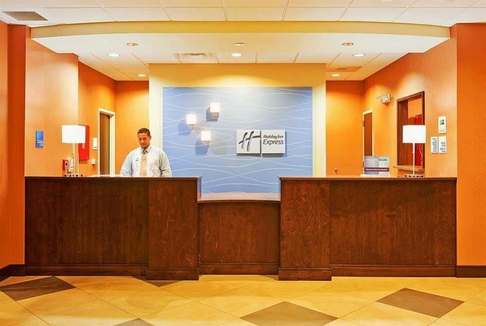 Holiday Inn Express & Suites San Antonio Brooks City Base By Ihg Extérieur photo